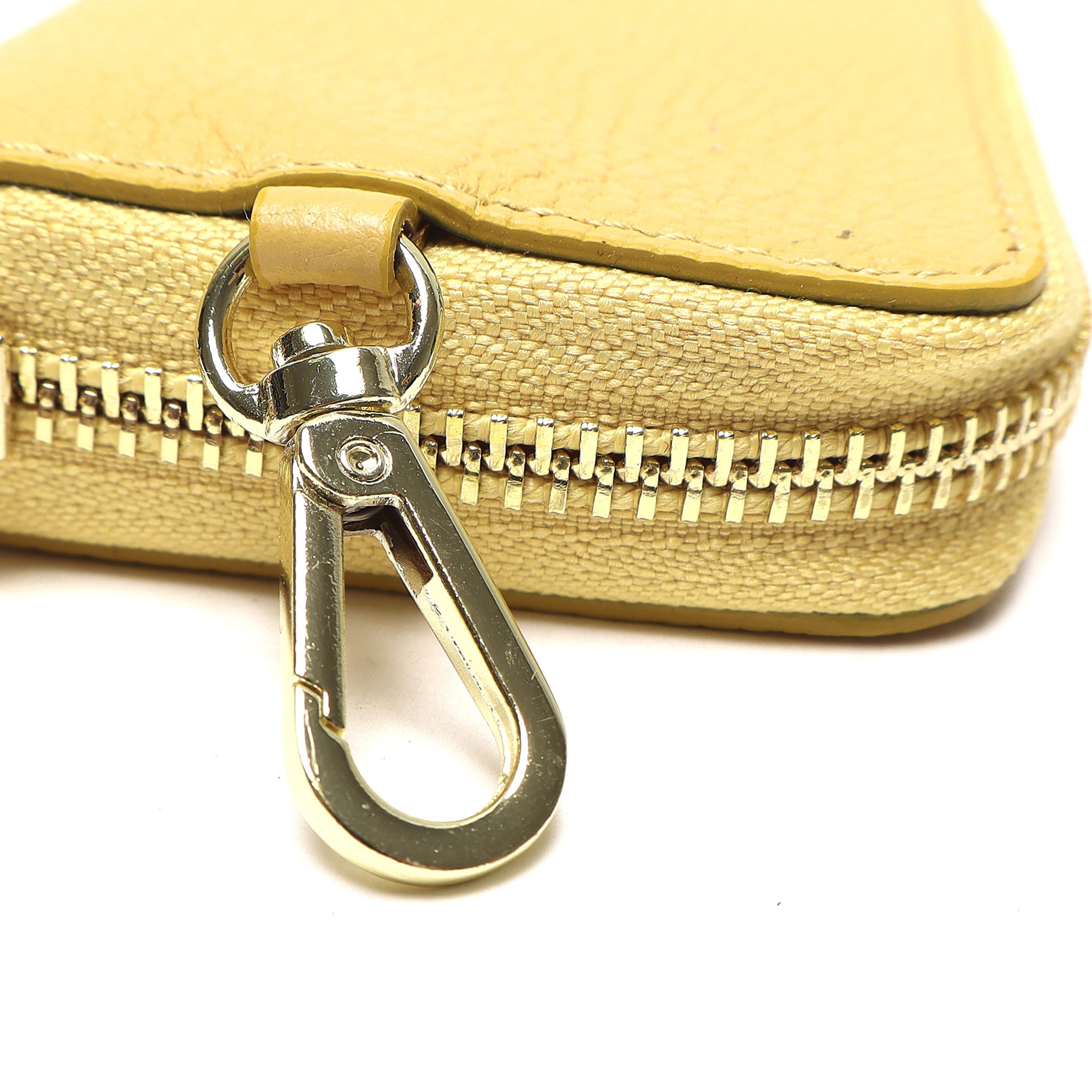 Portadocumenti Donna in Vera Pelle Made in Italy con Zip e Moschettone Oro