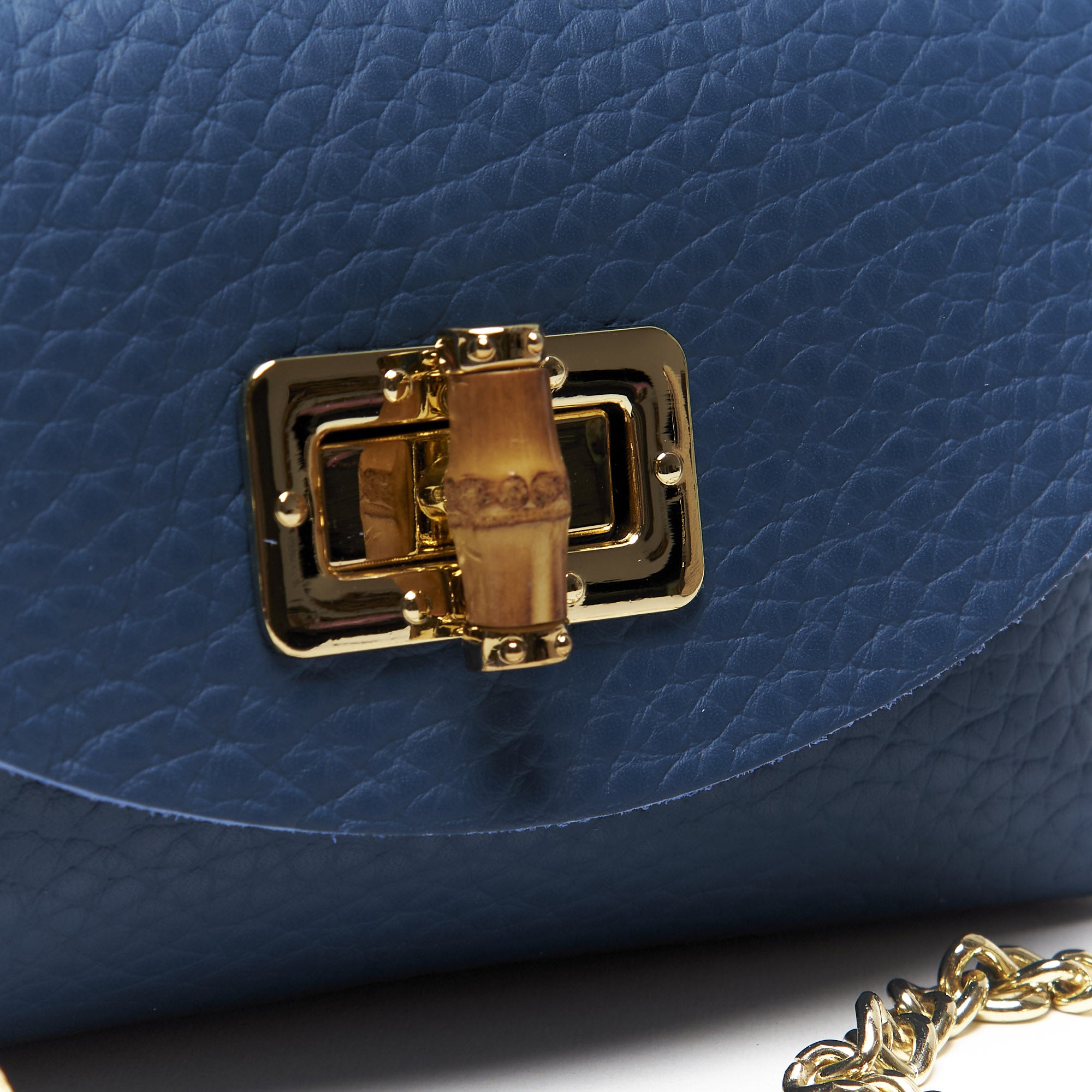 Mini Pochette in Vera Pelle con Tracolla a Catena – Made in Italy