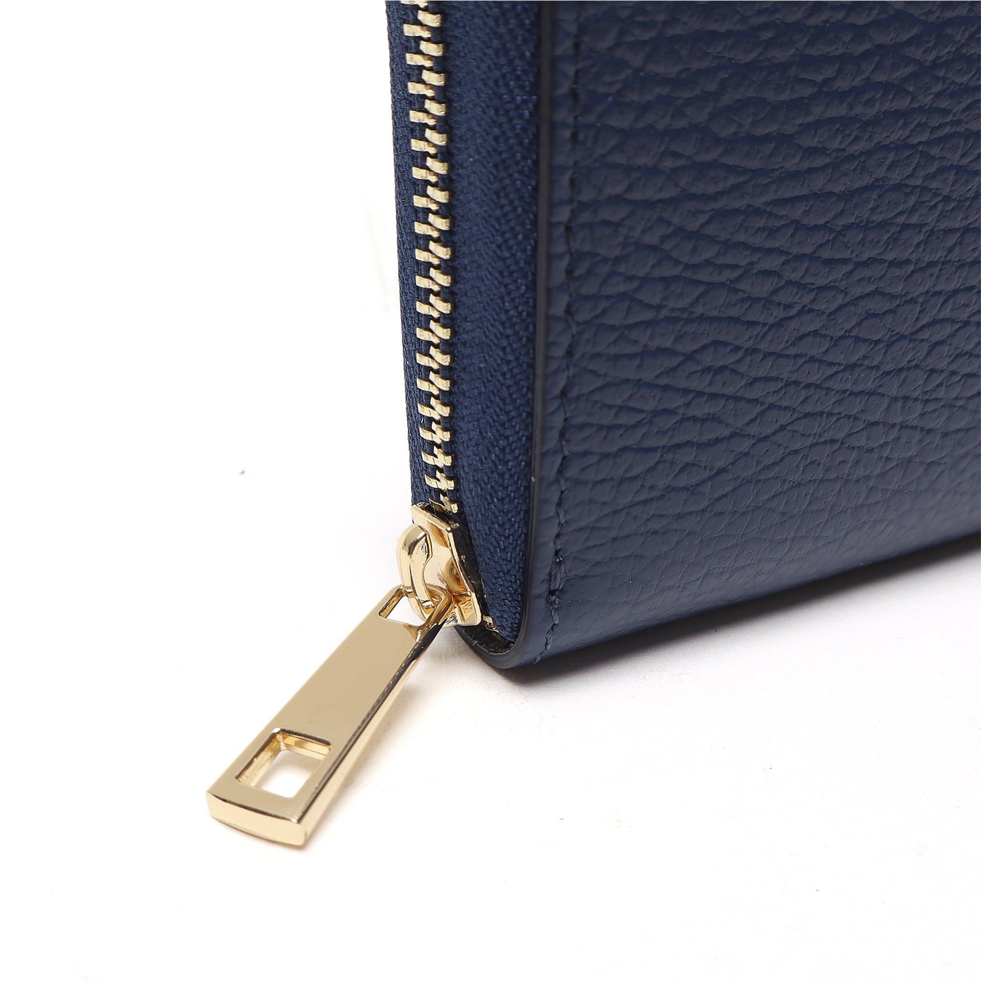 Portafoglio Donna in Vera Pelle Made in Italy con Zip e Dettagli Oro
