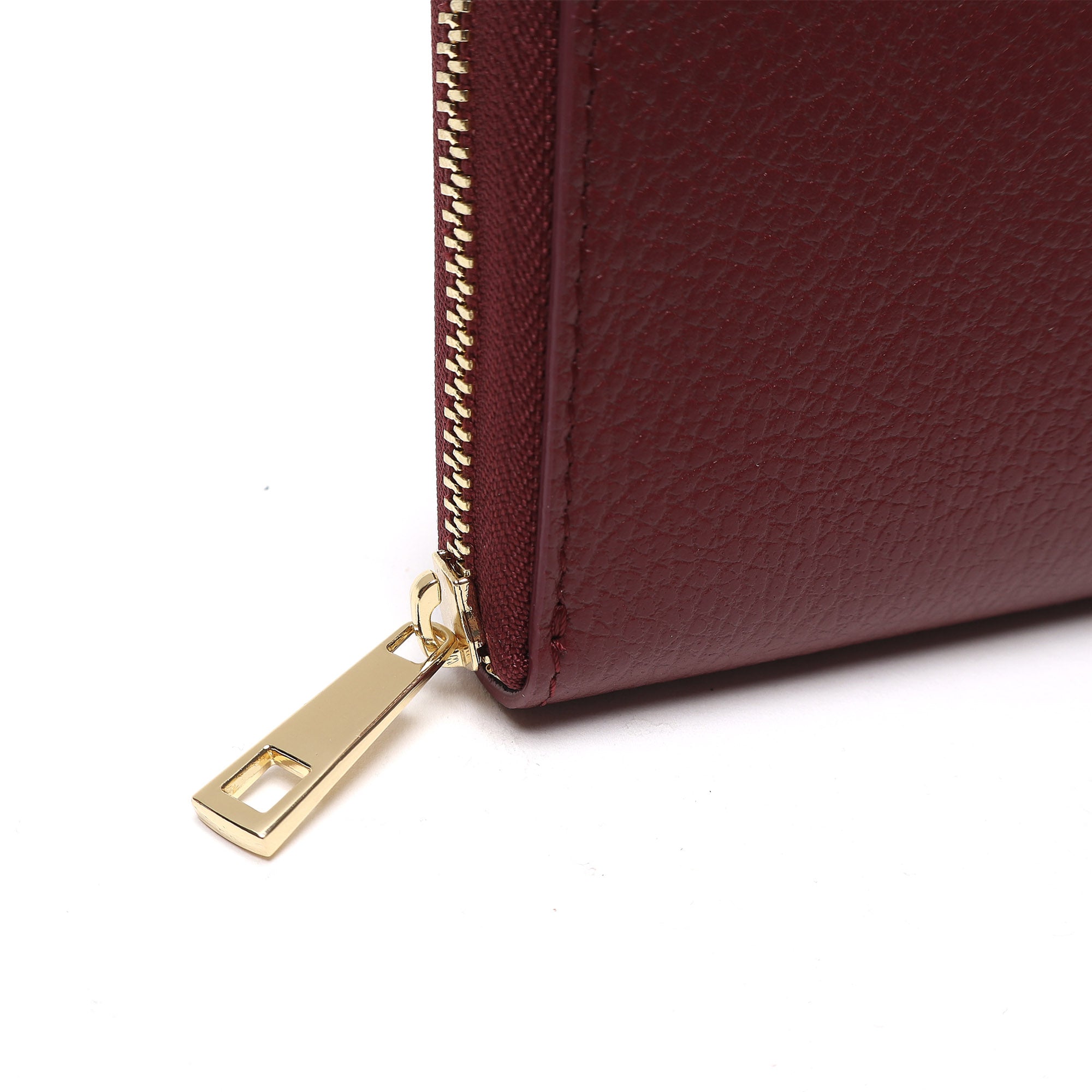 Portafoglio Donna in Vera Pelle Made in Italy con Zip e Dettagli Oro