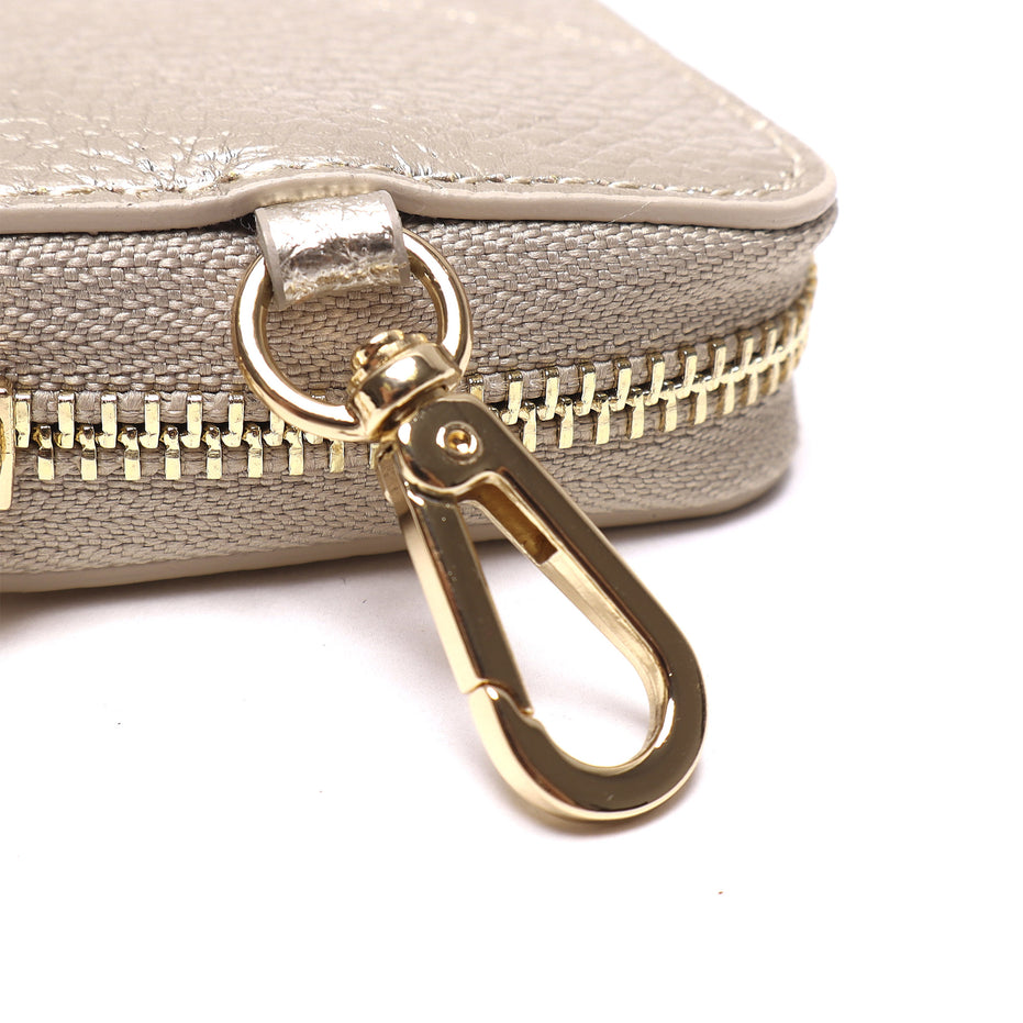Portadocumenti Donna in Vera Pelle Made in Italy con Zip e Moschettone Oro