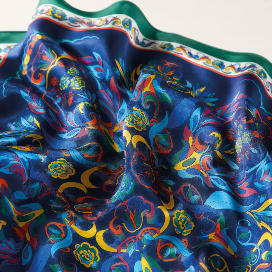 Foulard donna in pura seta – Stampa Labirinto Reale