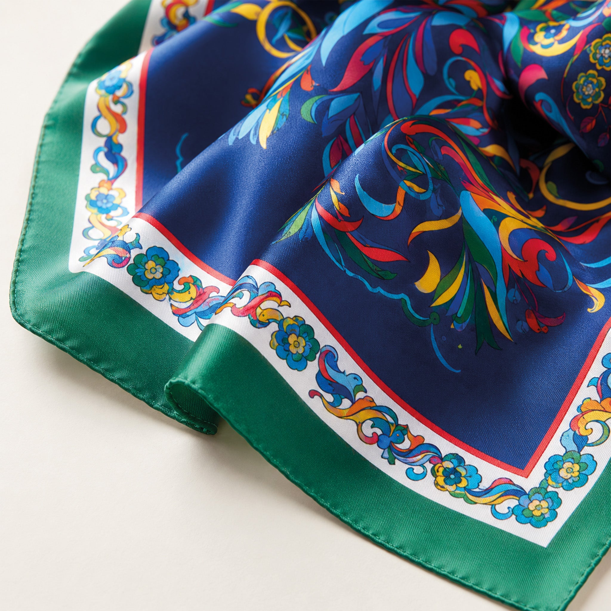 Foulard donna in pura seta – Stampa Labirinto Reale